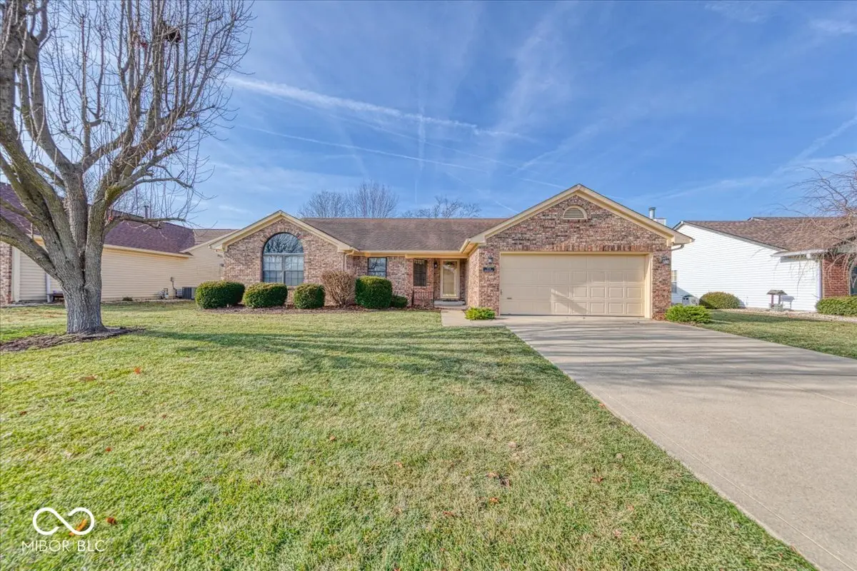 974 Ellington Circle, Greenwood, IN 46143 - Image #1