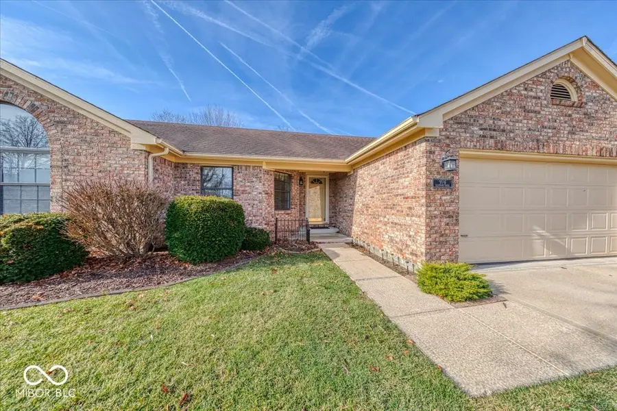 974 Ellington Circle, Greenwood, IN 46143 - Image #2