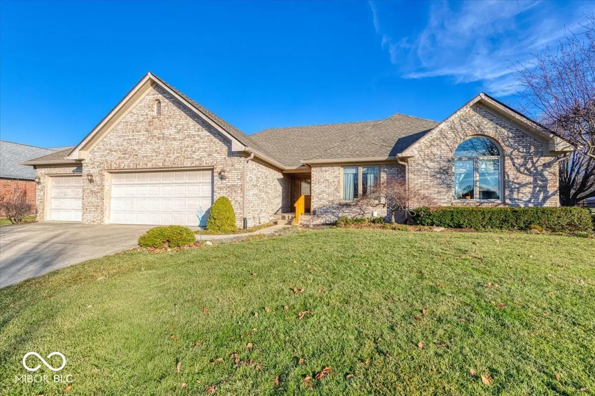 2371 Willow Lakes E Boulevard, Greenwood, IN 46143 - Image #1