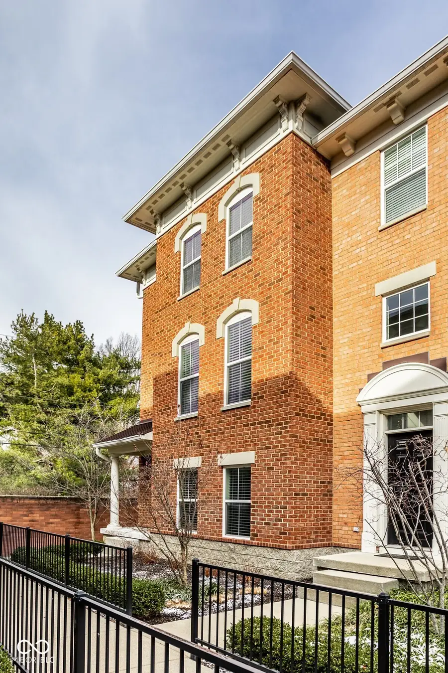 9452 Oakley Drive, Indianapolis, IN 46260 - Image #2