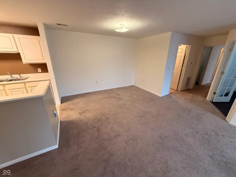 6525 Emerald Hill Court, Indianapolis, IN 46237 - Image #3