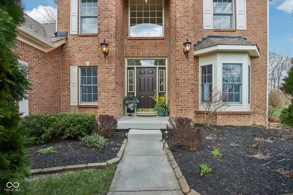 9402 Greenthread Lane, Zionsville, IN 46077