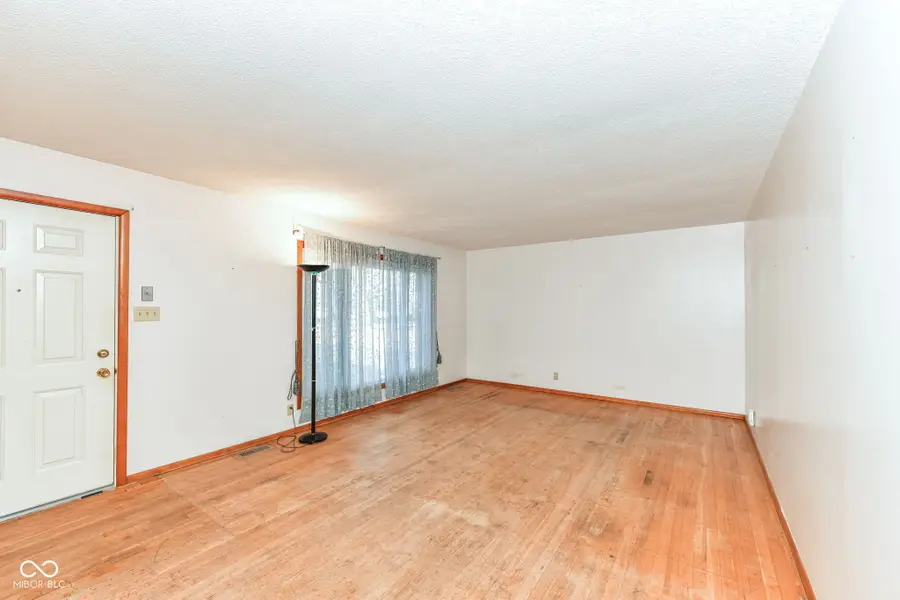 4205 Solun Road, Indianapolis, IN 46221 - Image #2