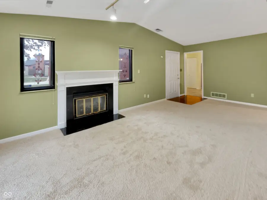 9285 Golden Oaks E, Indianapolis, IN 46260 - Image #3