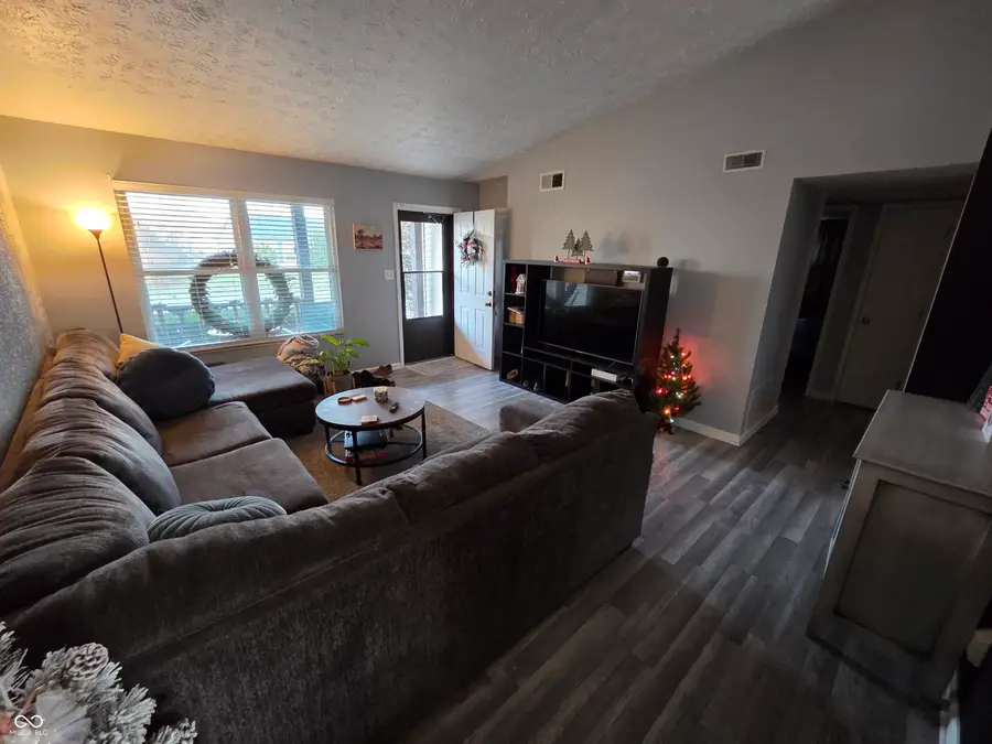 6106 Old Mill Drive, Indianapolis, IN 46221 - Image #3