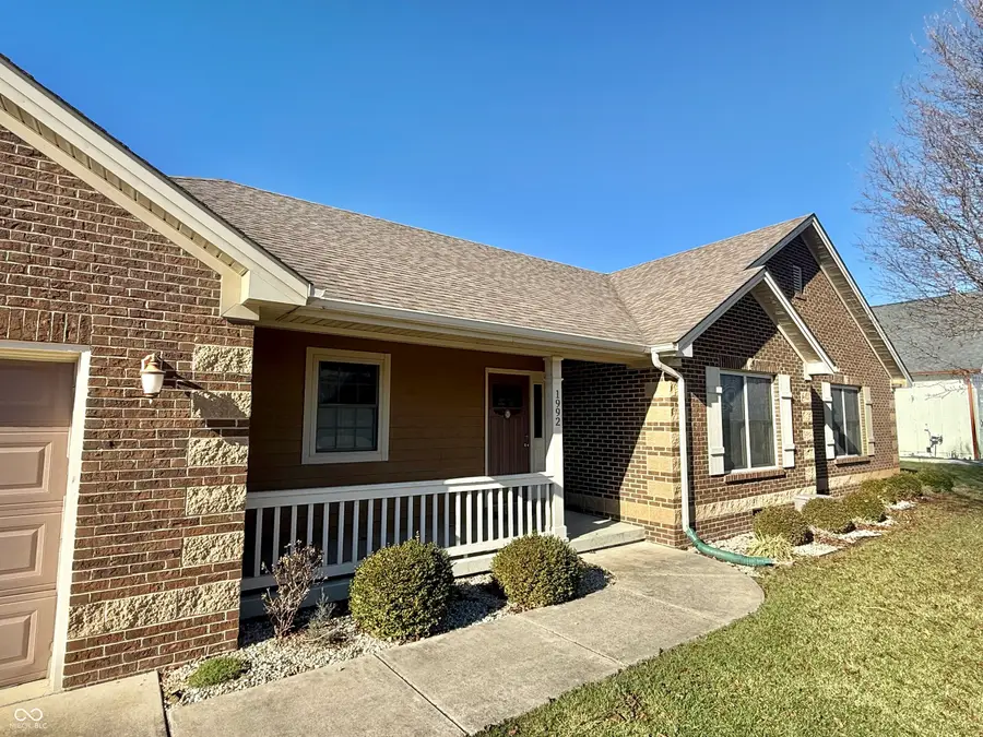 1992 Austin James Lane, Seymour, IN 47274 - Image #3