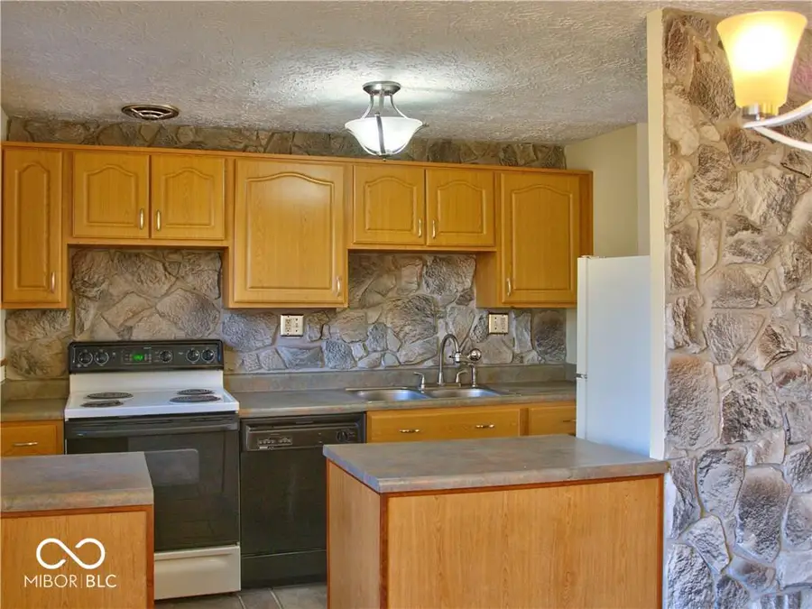 10346 Starview Drive, Indianapolis, IN 46229 - Image #2