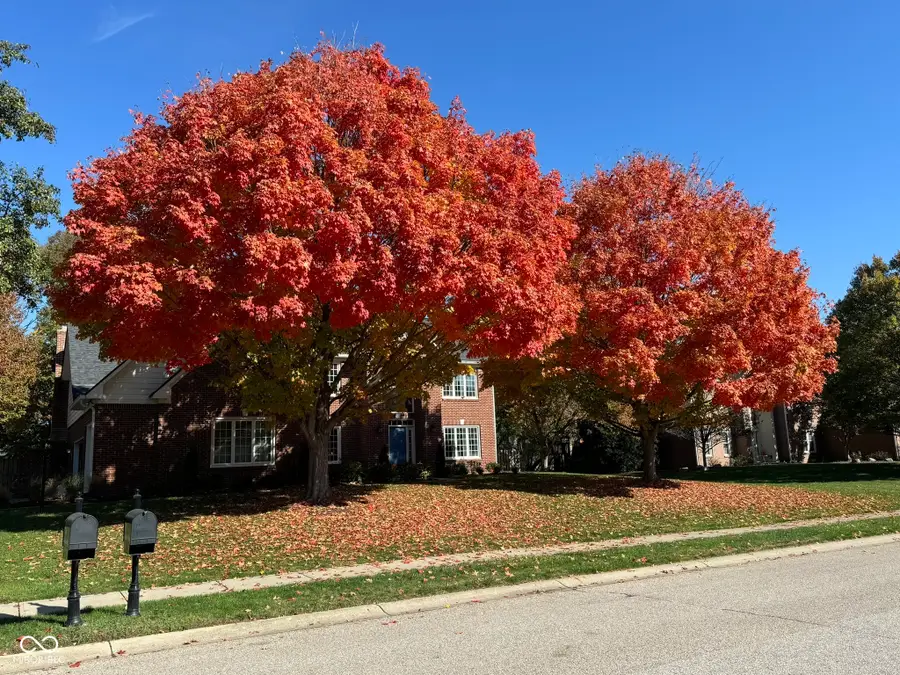 5776 Gyrfalcon Place, Carmel, IN 46033 - Image #2