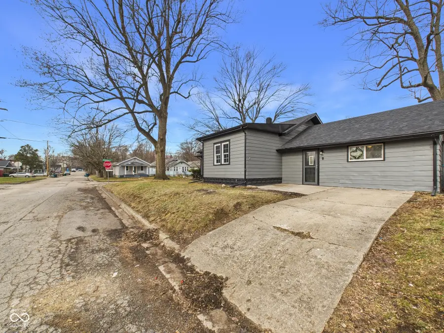 422 S Hutchinson Avenue S, Muncie, IN 47303 - Image #2