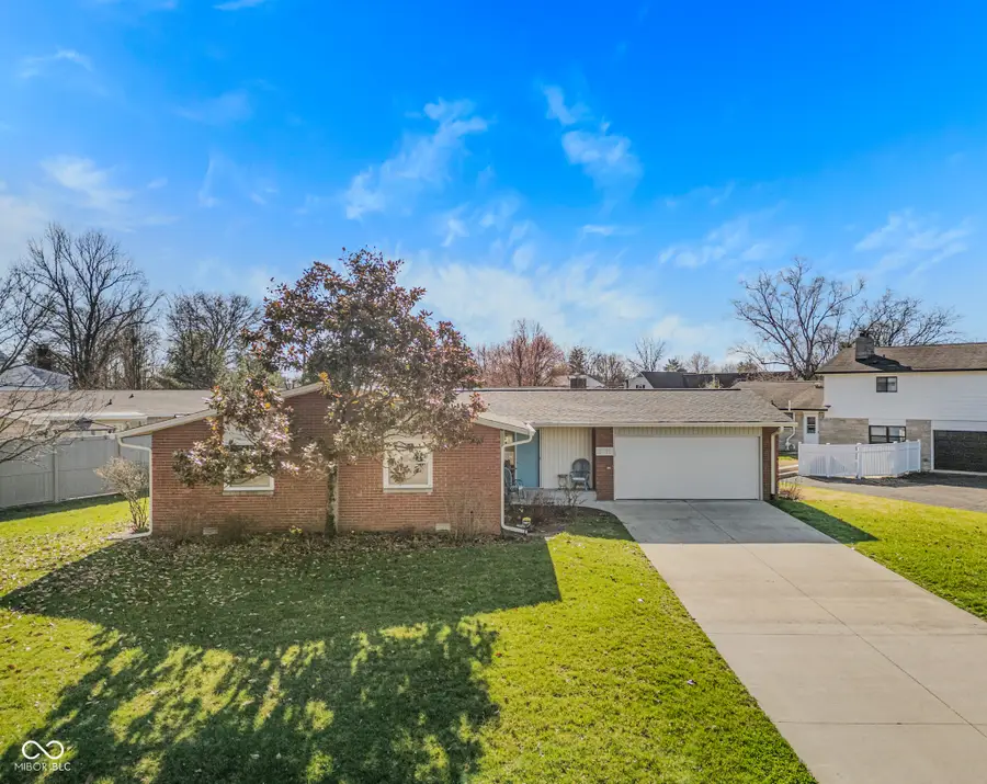 3611 Hunter Place, Columbus, IN 47203 - #2