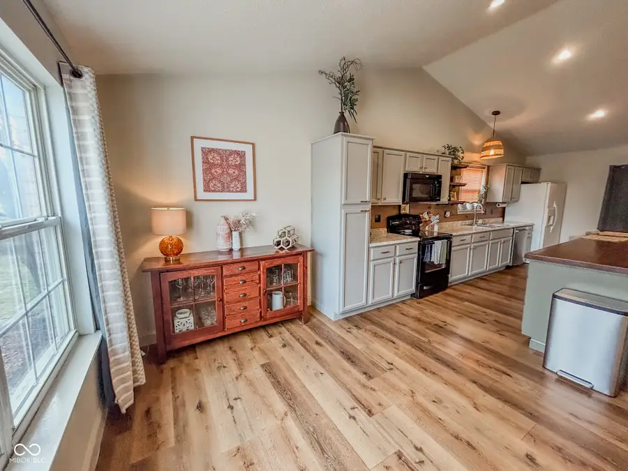 332 Brixton Woods East Drive, Pittsboro, IN 46167 - Image #3