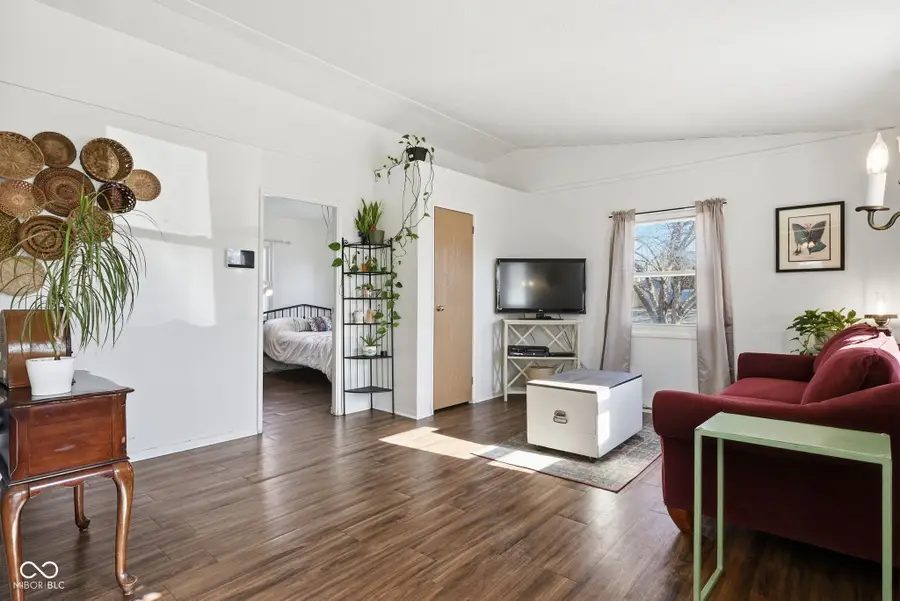 330 N 19th Avenue, Beech Grove, IN 46107 - Image #2