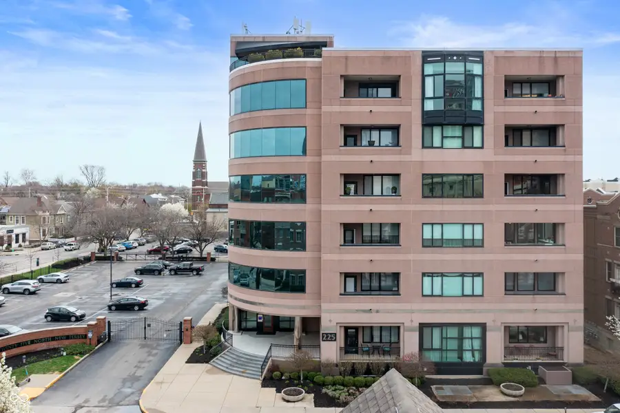 225 N New Jersey Street #APT 48, Indianapolis, IN 46204 - Image #3