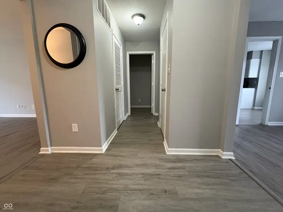 586 Hunters Drive #Apt B, Carmel, IN 46032 - Image #3