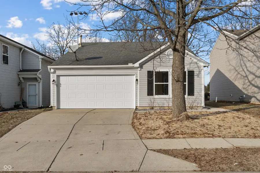 490 Harmony Drive, Greenwood, IN 46143 - Image #2