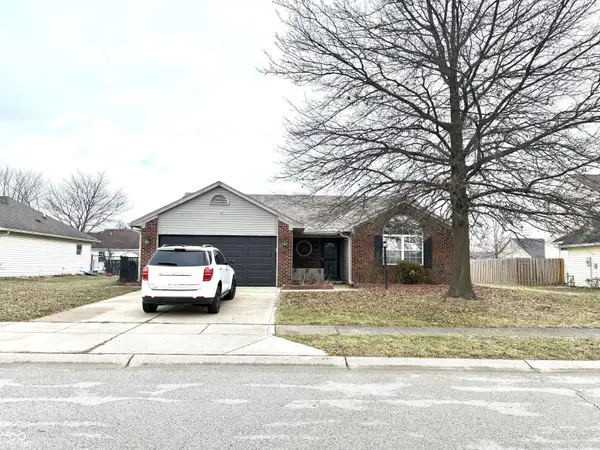 937 Ellington Circle, Greenwood, IN 46143