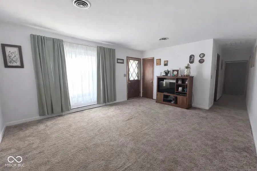 110 Norfolk Drive, Alexandria, IN 46001 - Image #2