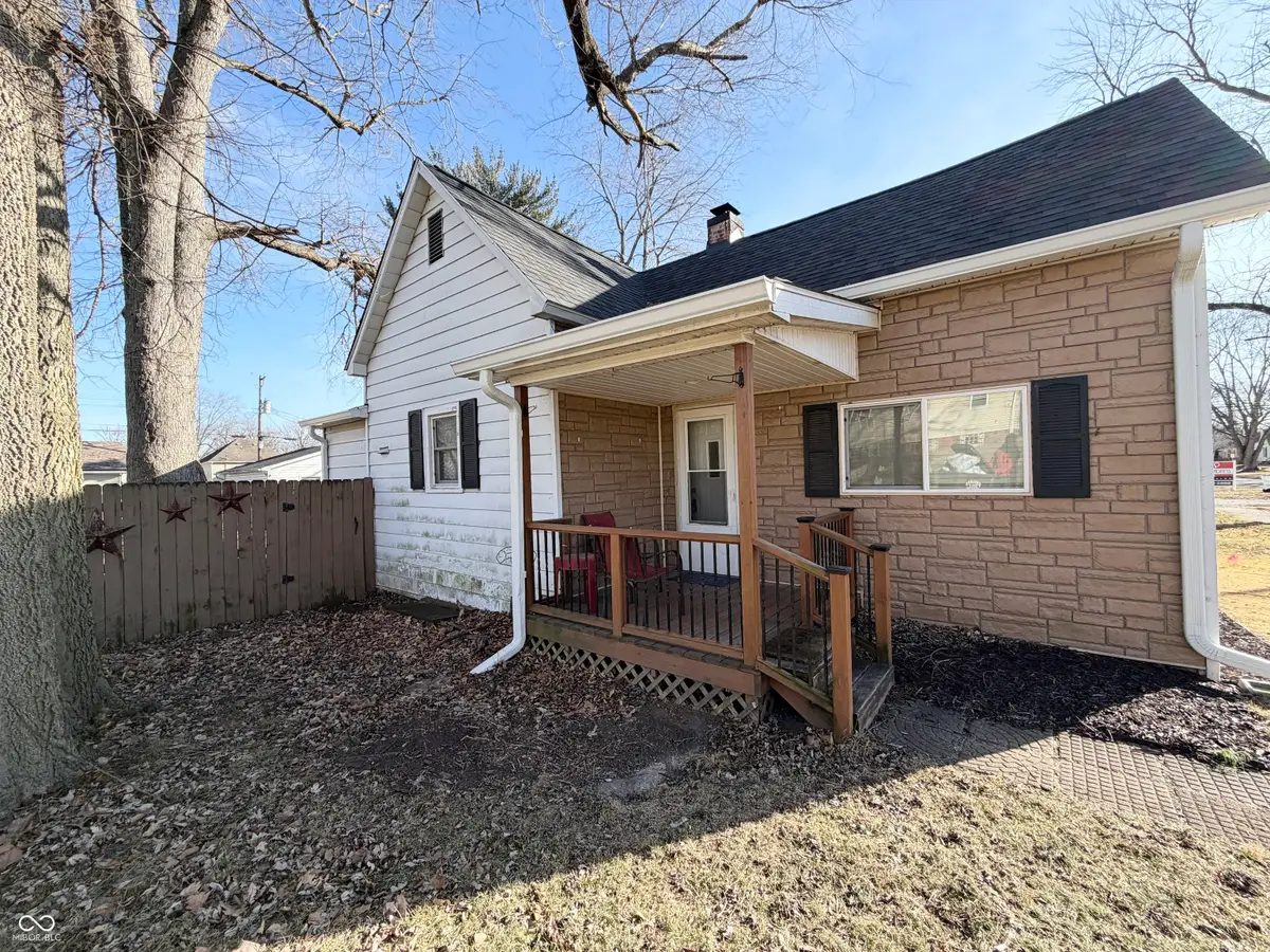 702 S 5th Street, Clinton, IN 47842 - Image #1