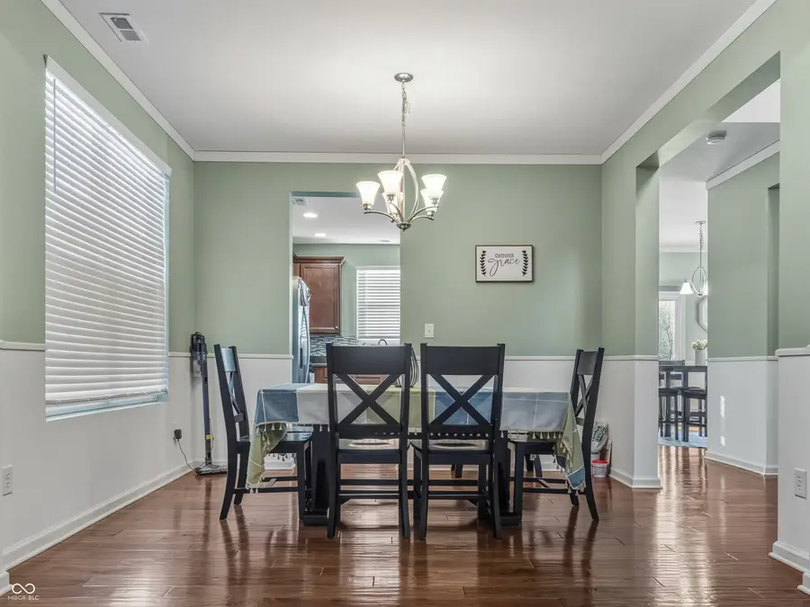 2041 Creek Bank Drive, Columbus, IN 47201 - Image #2