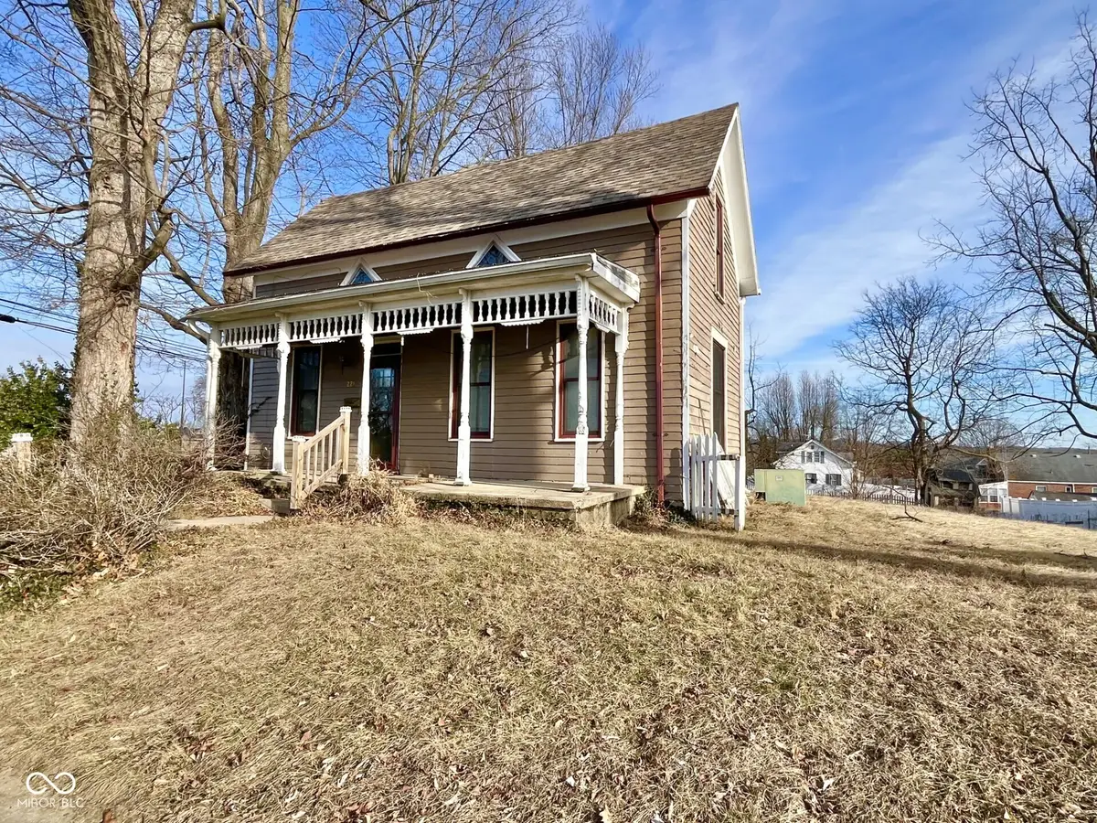 221 N Sycamore St, Brownstown, IN 47220 - Image #1