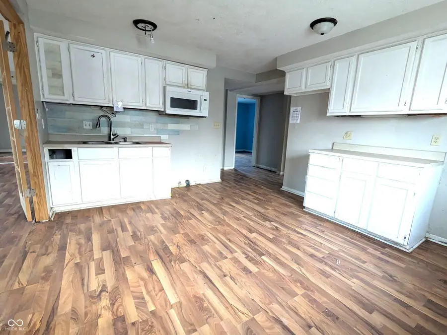 8249 Lake Road, Indianapolis, IN 46217 - Image #3