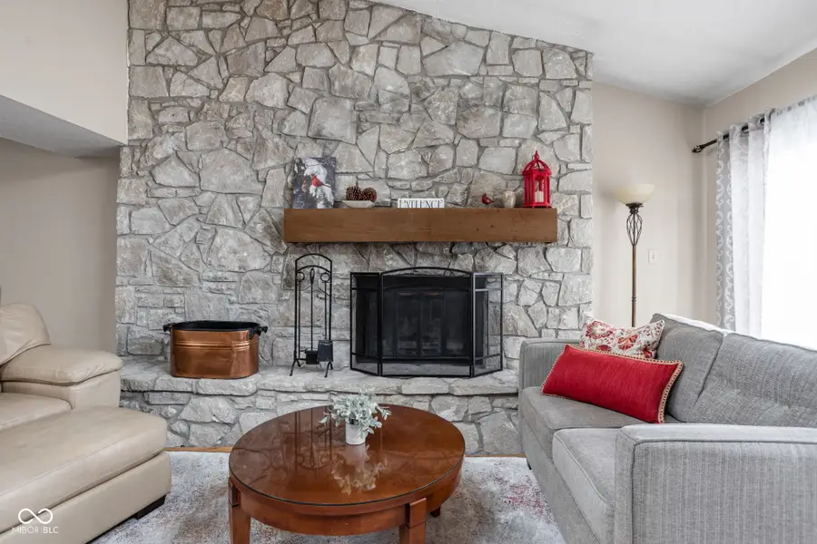 33 Dominion Drive, Zionsville, IN 46077 - Image #2