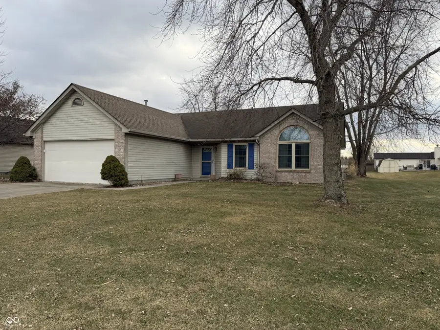 1049 Bumblebee Way, Greenfield, IN 46140 - Image #2