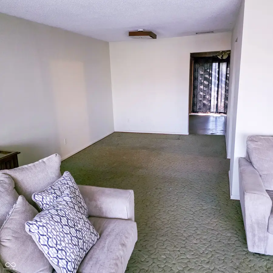 8527 Skyway Drive, Indianapolis, IN 46219 - Image #3