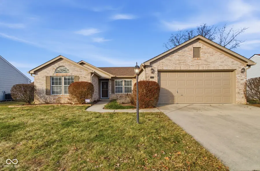 6426 Meadowfield Drive, Indianapolis, IN 46235 - Image #2