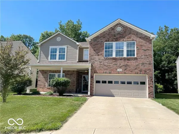 2940 Treehouse Pass, Greenwood, IN 46143