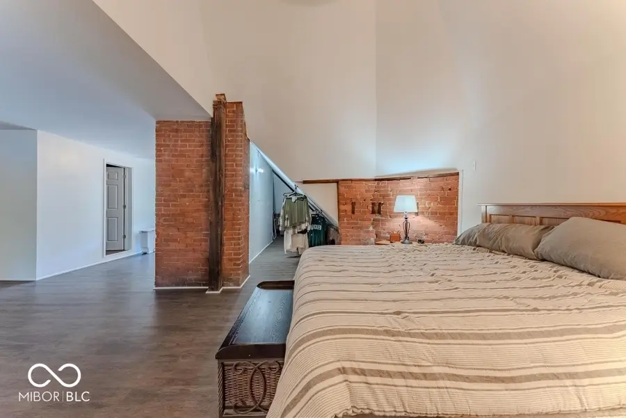 932 N Washington Street, Marion, IN 46952 - #2