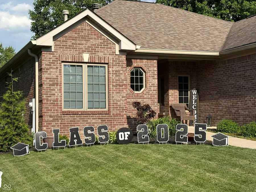 5245 Rosebrock Lane, Indianapolis, IN 46217 - Image #2