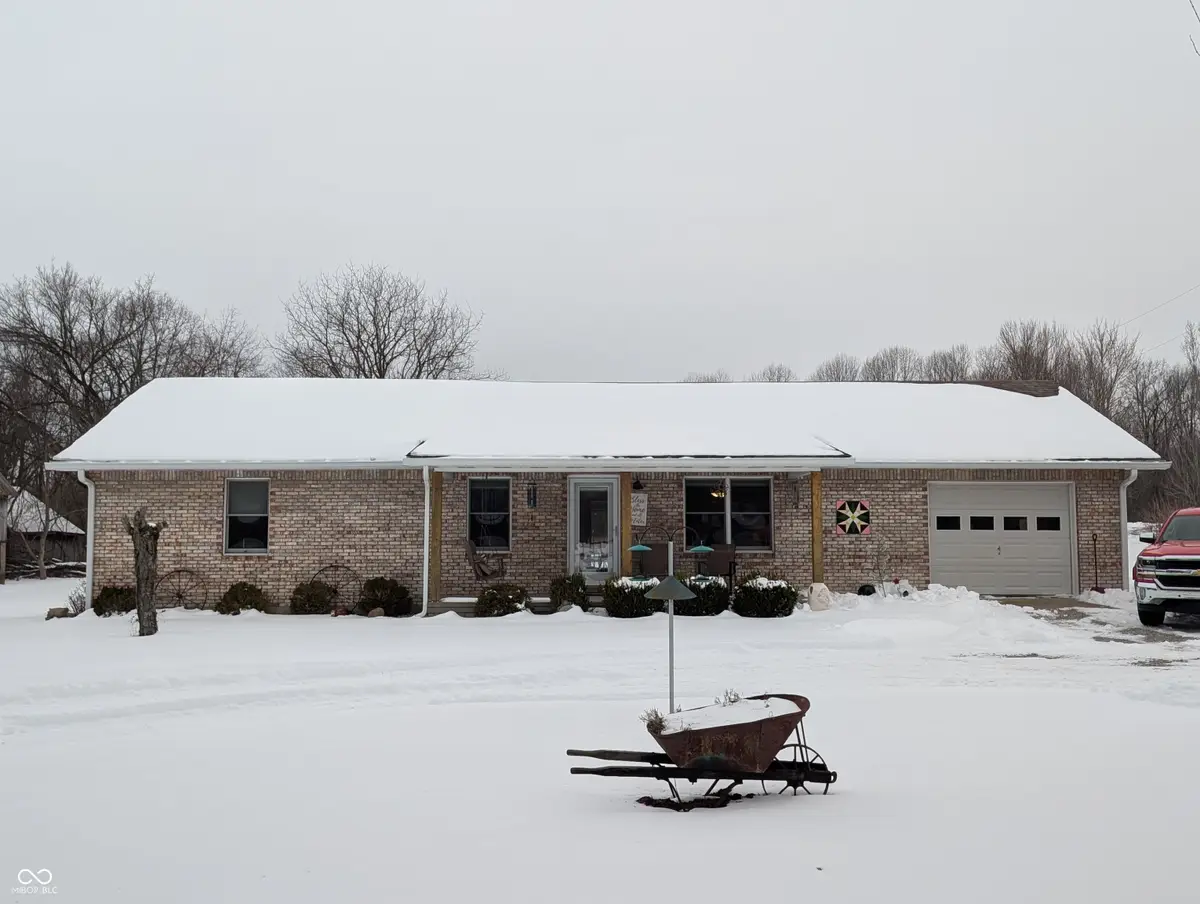 8685 N State Road 7, Dupont, IN 47231 - #1
