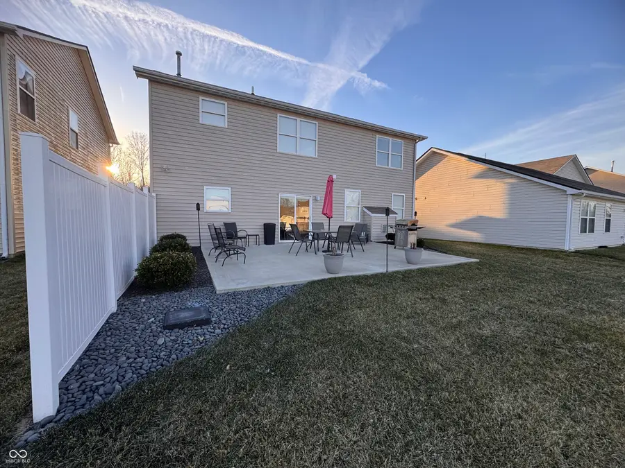 3015 Parkview Drive, Columbus, IN 47201 - #2