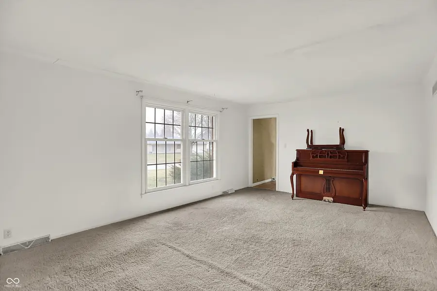 10806 E Lakeshore Drive, Carmel, IN 46033 - #2