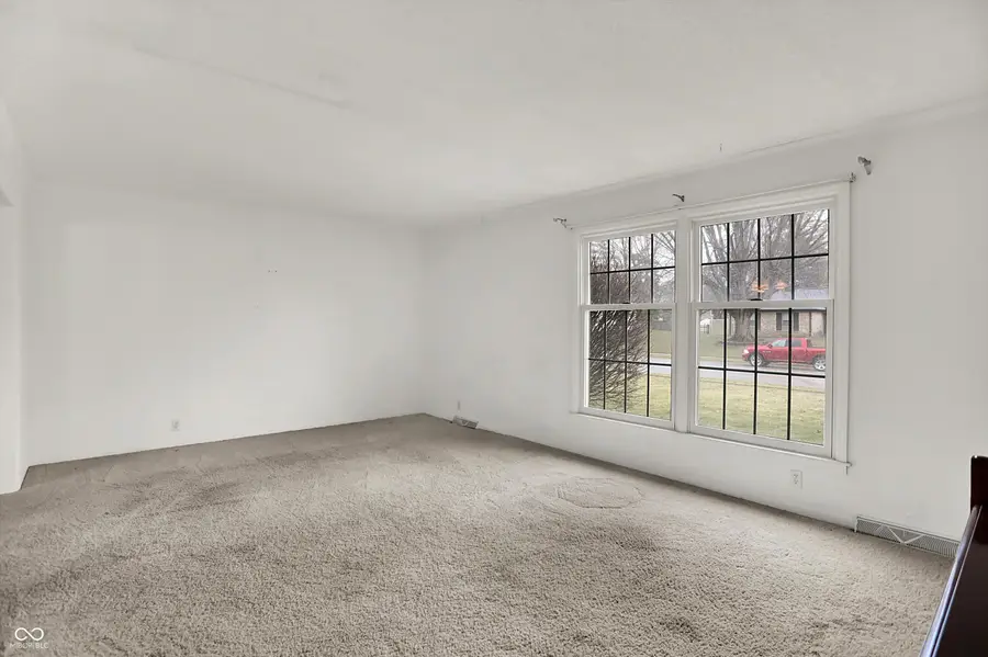 10806 E Lakeshore Drive, Carmel, IN 46033 - #3