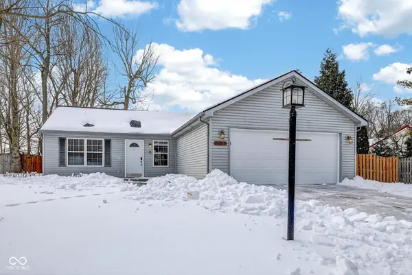 8859 Woodpointe Circle, Indianapolis, IN 46234