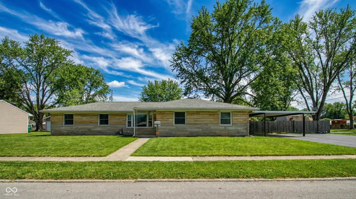 122 Prairie Parkway, Brownsburg, IN 46112 - Image #1