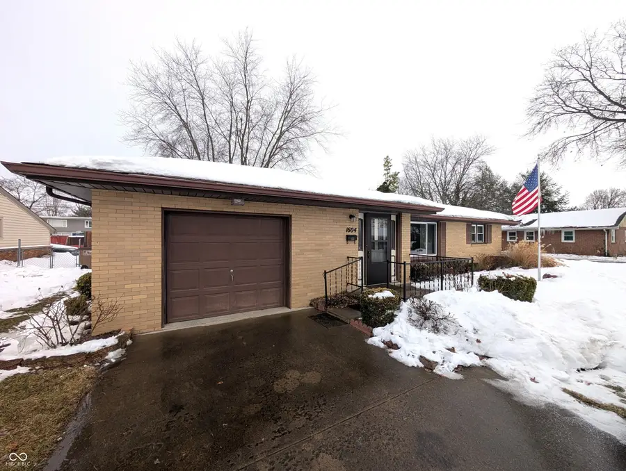 1604 27th Street, Columbus, IN 47201 - #2