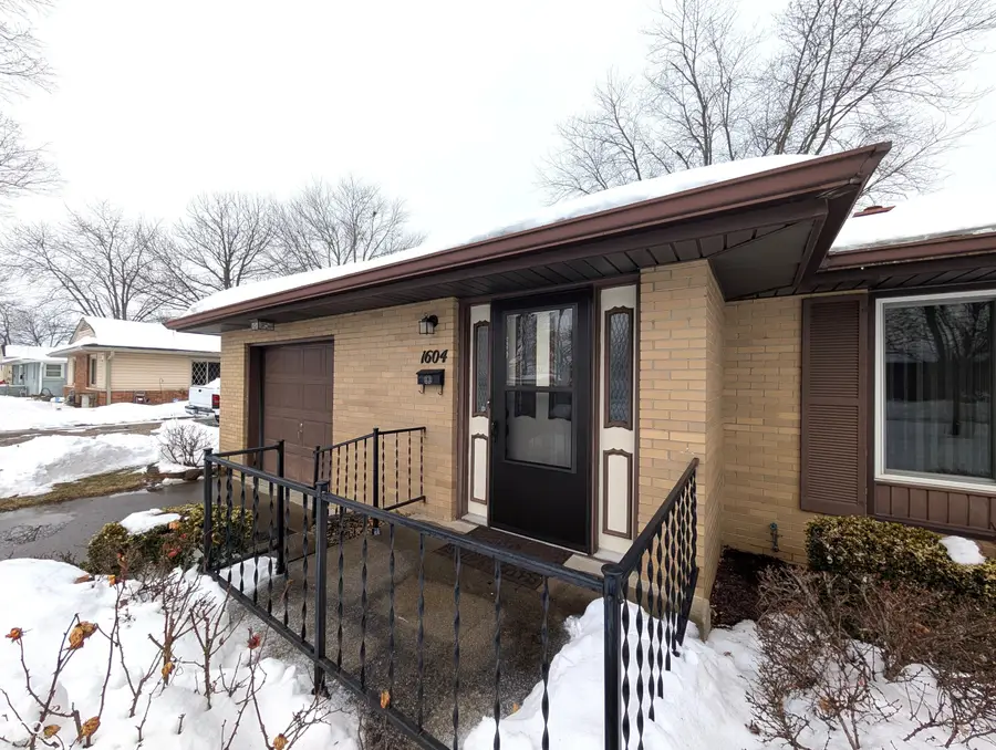 1604 27th Street, Columbus, IN 47201 - #3