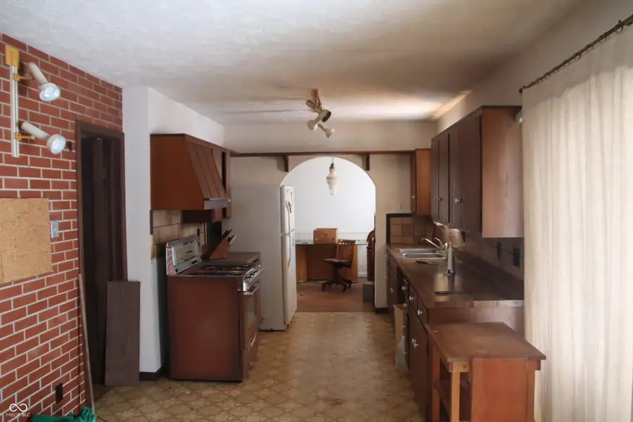 953 S Morristown Pike, Greenfield, IN 46140 - Image #3