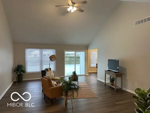 2537 Cedarcrest Drive, Columbus, IN 47203 - #3