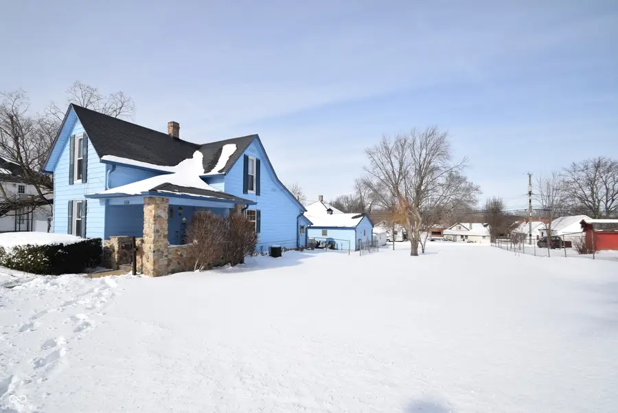 1014 W Market Street, Crawfordsville, IN 47933 - #2