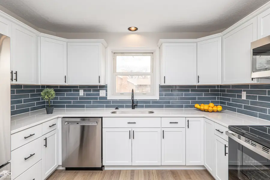 477 S Restin Road, Greenwood, IN 46142 - Image #2