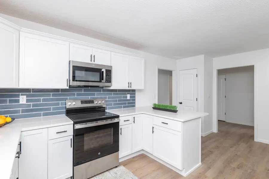 477 S Restin Road, Greenwood, IN 46142 - Image #3