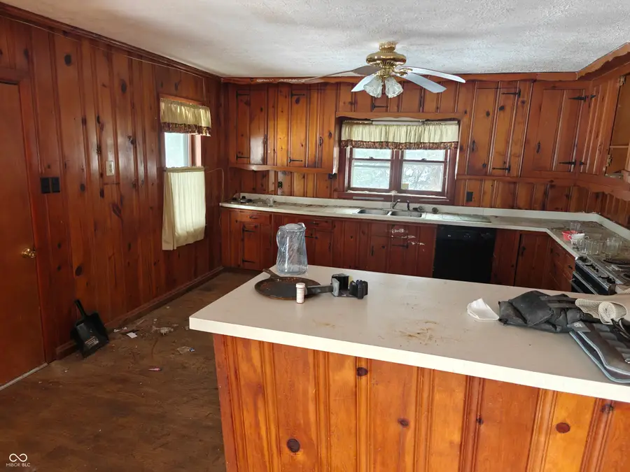 696 E 600 S, Shelbyville, IN 46176 - #3