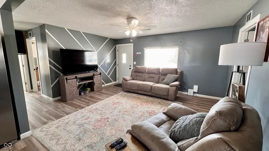 561 N Dellasburg Road, Columbus, IN 47203 - #3