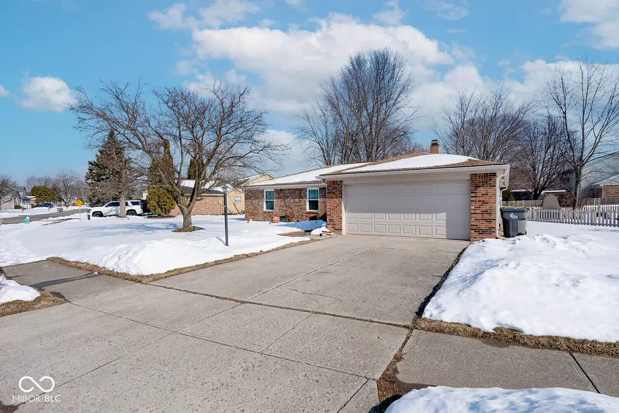 8313 Castle Ridge Lane, Indianapolis, IN 46256 - Image #2