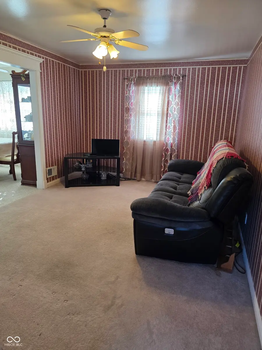 446 Sayre Drive, Greenwood, IN 46143 - Image #2