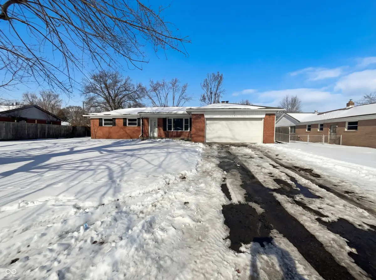 8230 E 11th Street, Indianapolis, IN 46219 - Image #1